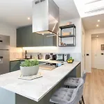 Zen Desenzanoloft Official Partner Homes & By Marriott Bonvoy * デセンツァーノ・デル・ガルダ