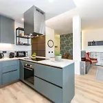 Zen Desenzanoloft Official Partner Homes & By Marriott Bonvoy アパート デセンツァーノ・デル・ガルダ