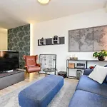 Zen Desenzanoloft Official Partner Homes & By Marriott Bonvoy アパート デセンツァーノ・デル・ガルダ